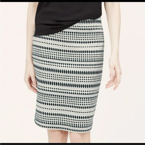 *NWT* LOFT Jacquard Pencil Skirt, Black & White Geometric Print - Picture 16 of 16